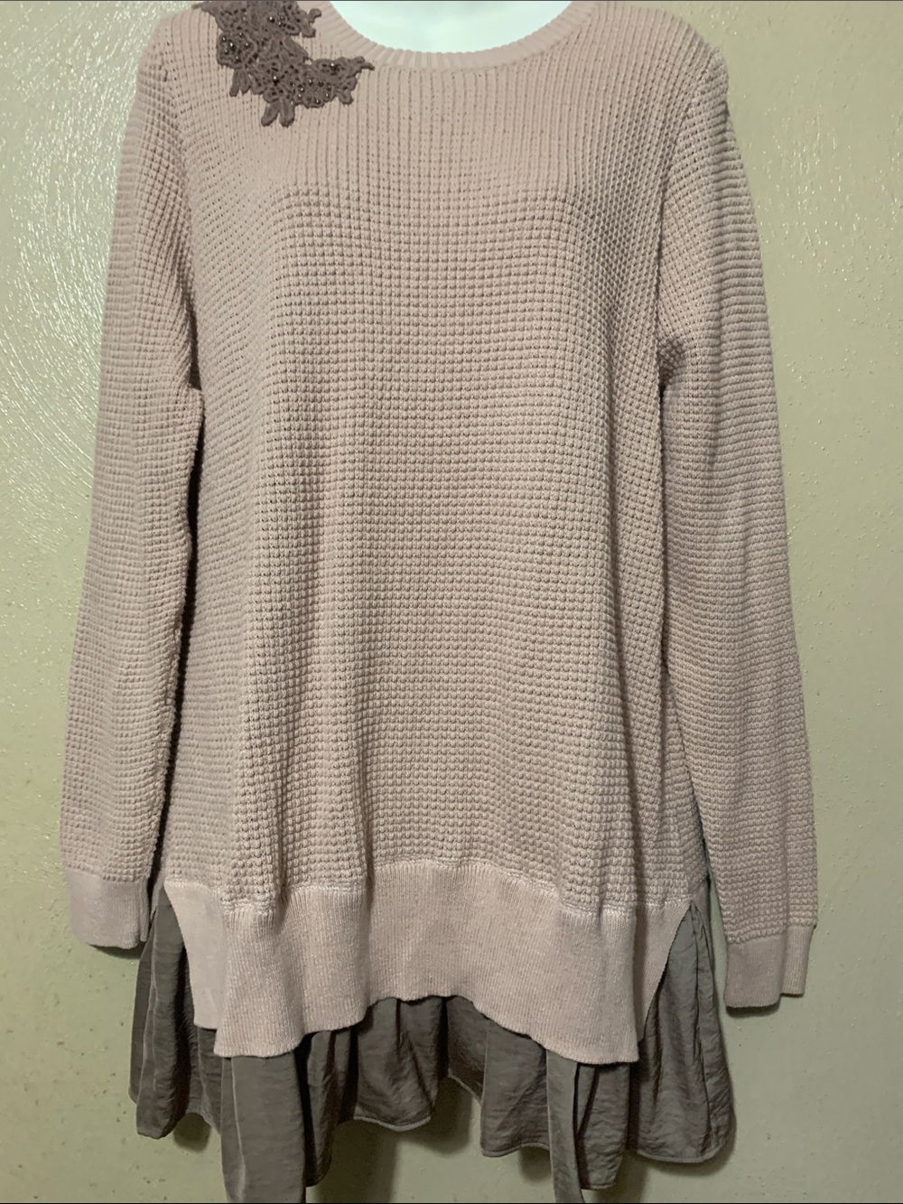 1. LOGO Lavish size L Layered Waffle-Knit Top Floral Applique - Dusty Pink - Picture 2 of 5